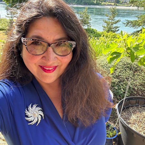 Meet your Posher, MisoVintageGirl 👗 - Picture 1 of 5